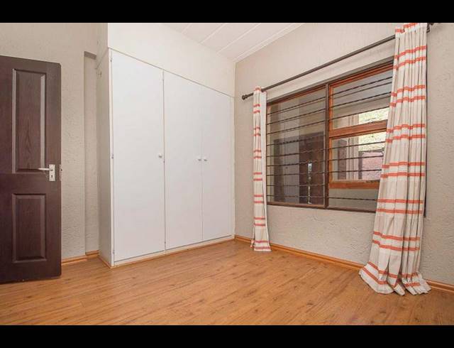 2 BEDROOM APARTMENT FOR SALE IN CONSTANTIA KLOOF